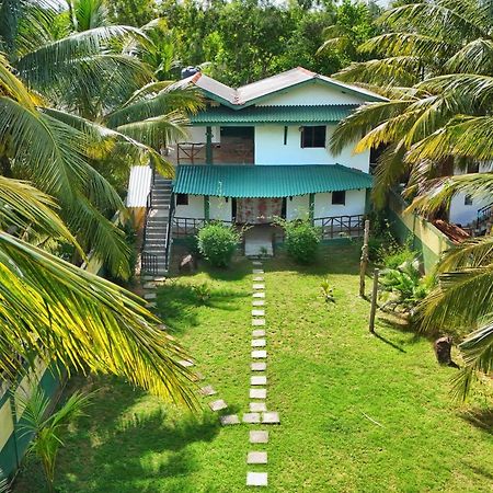 Blue Skies Guest House And Restaurant Tangalle Εξωτερικό φωτογραφία