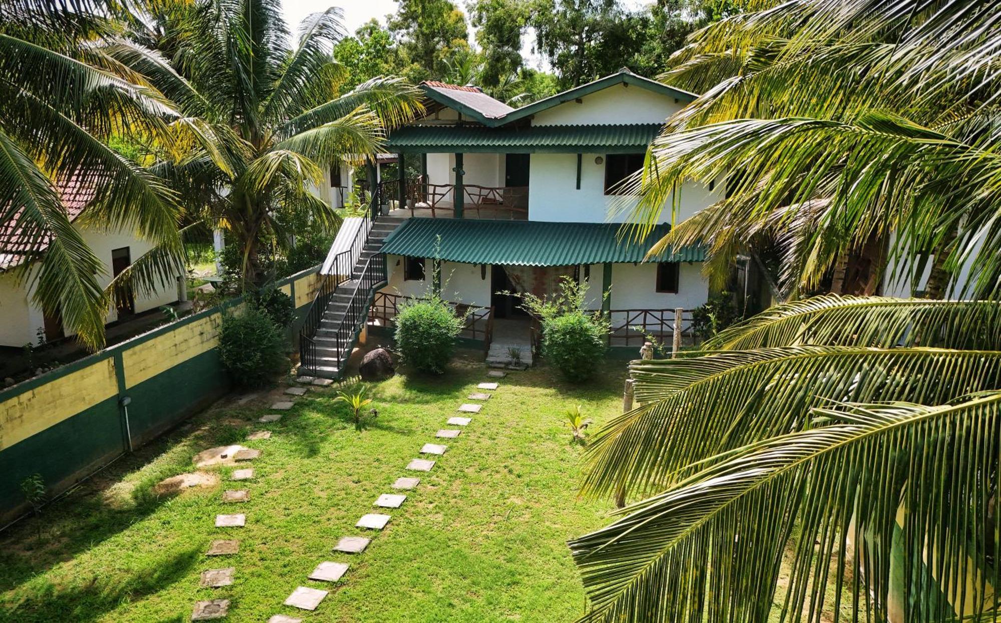 Blue Skies Guest House And Restaurant Tangalle Εξωτερικό φωτογραφία