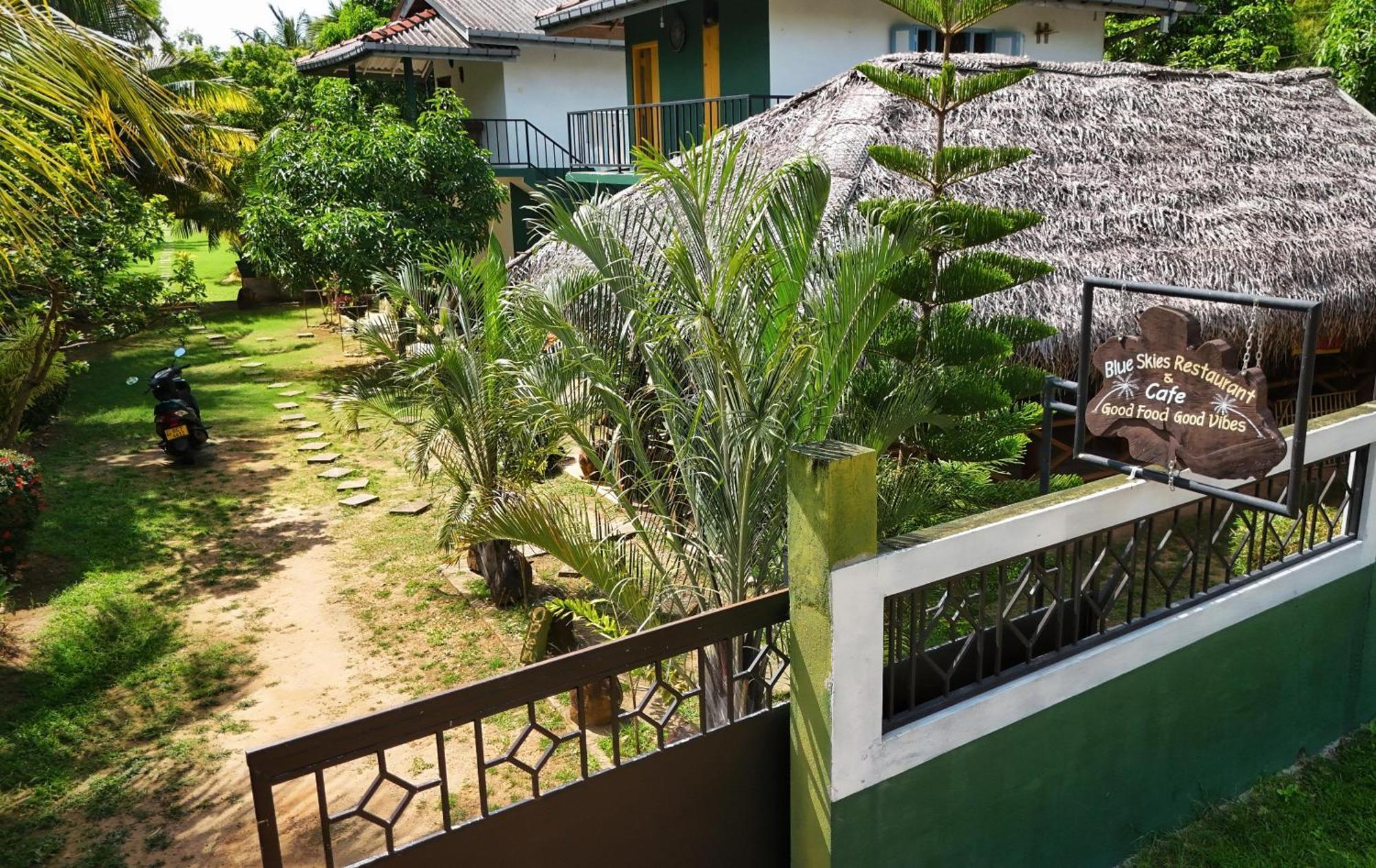 Blue Skies Guest House And Restaurant Tangalle Εξωτερικό φωτογραφία