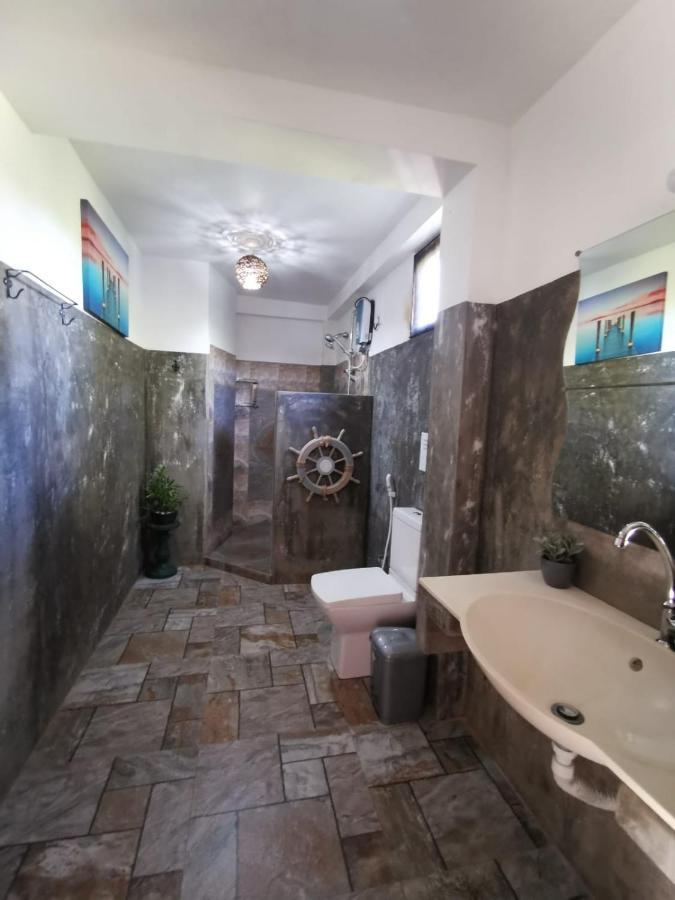 Blue Skies Guest House And Restaurant Tangalle Εξωτερικό φωτογραφία
